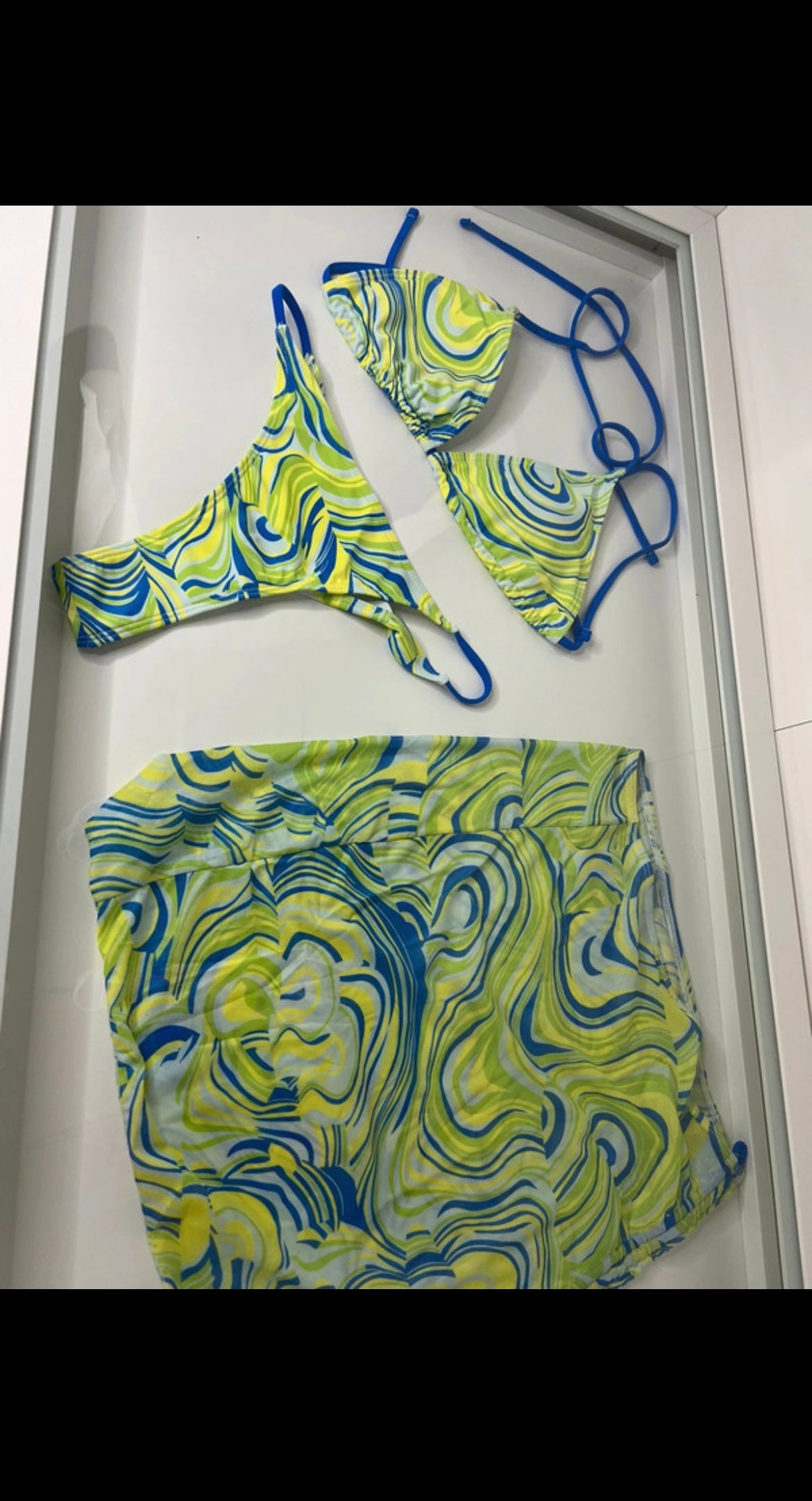 MAILLOT DE BAIN 2 PIÈCES + PARÉO